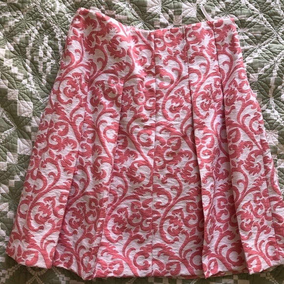 Chic feminine skirt suit - Picture 7 of 11